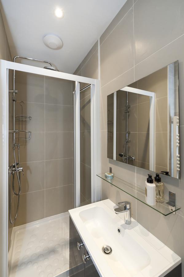 Le17 Furnished Studios Paris Bagian luar foto